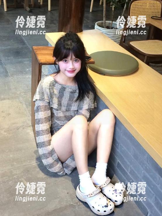 最新图册揭晓：Tiny Asa学妹的绝美写真，定格青春的美好瞬间！-伶婕霓
